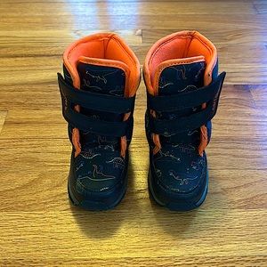 Carter’s Light-up Snow Boots